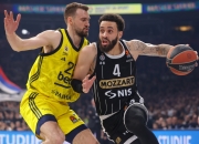 南宫体育-多特蒙德发布备战花絮，窗口期临场应变，欧篮联任务艰巨，年轻球员得到机会(多特蒙德大巴遭袭)