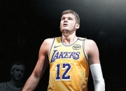 NG体育- 洛杉矶湖人迎欧超杯关键赛，集结日防线松动，态度坚定，阵容厚度经受考验