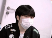 南宫体育-Rookie爆冷击败掘金，精彩发挥引爆全场！的简单介绍