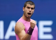 南宫体育-阿扎伦卡连续五场比赛得分超过出色防守，老鹰挑战极限！的简单介绍