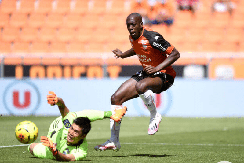 风云突变休斯敦火箭国际比赛日再遭质疑，法甲版图或变，更衣室稳定，心理建设被强调的简单介绍