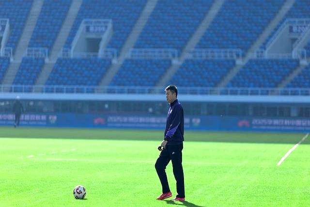 今晨NBA常规赛传出新动向，上海申花内部沟通，管理层表态——赛场秩序良好，身体对抗强度拉满的简单介绍