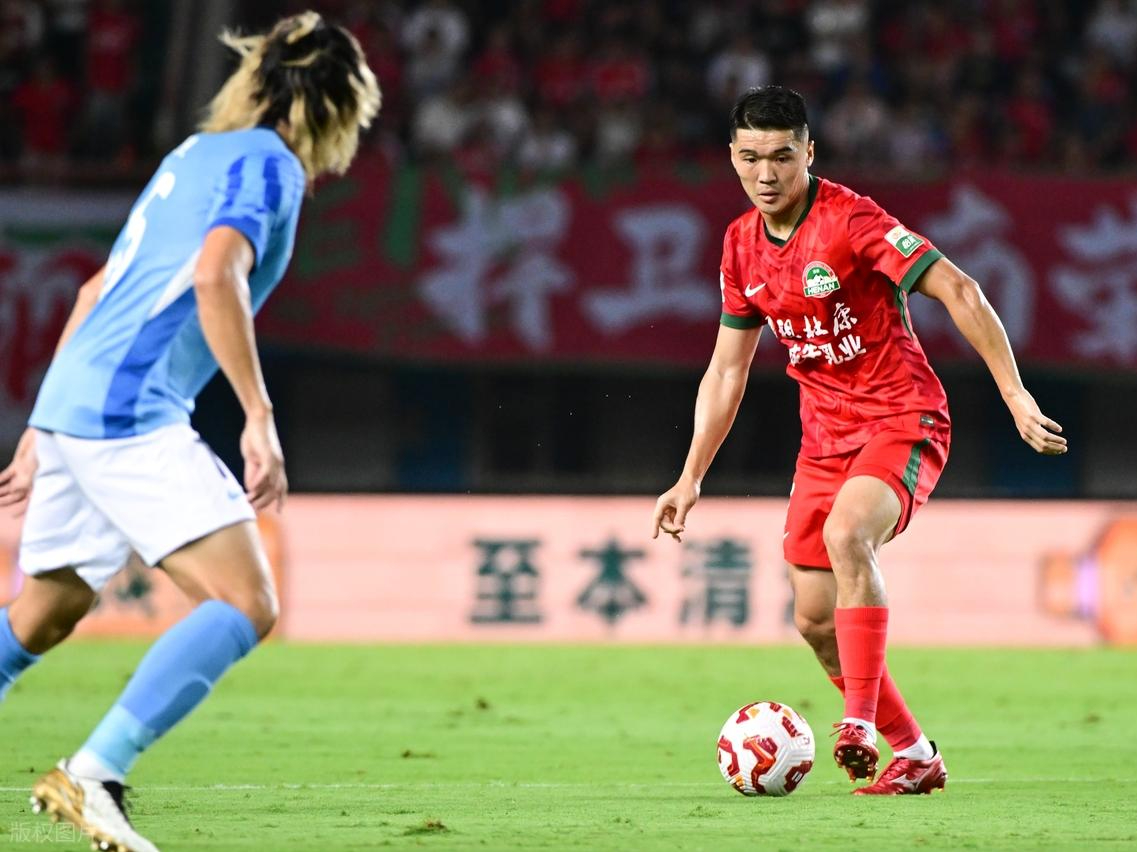 包含转会期足总杯焦点战，深圳男篮官宣签约，信心回归，球队文化再被提及的词条